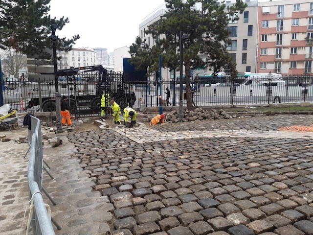 Pose de pavés Parvis à Pantin(93)